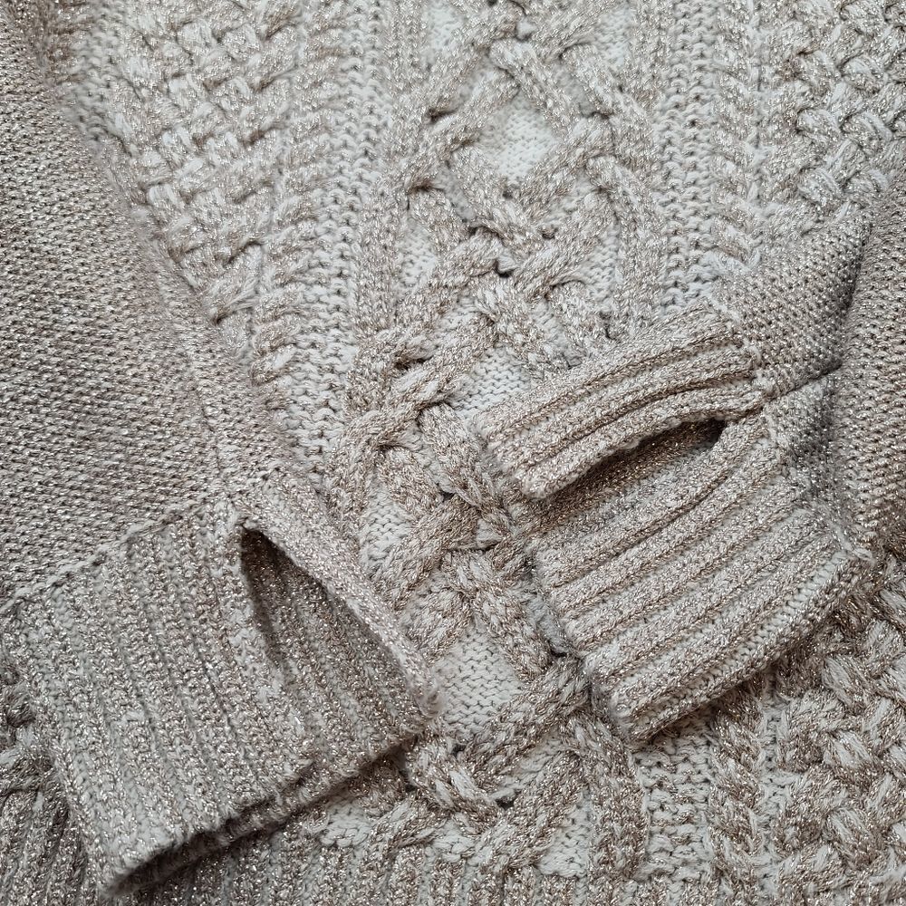 BCBGMaxAzria Cold Shoulder Sweater size XS - Picture 4 of 6